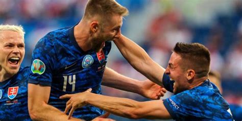 Tore von carlos strandberg (36.) und jacob une larsson (41.) brachten die skandinavier in führung, nachdem polen durch lukasz. Achtelfinale für Aussenseiter Slowakei und Schweden greifbar