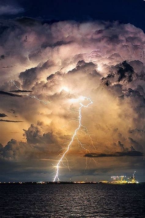 56 Stunningly Awesome Photographs Of Lightning Image Nature All