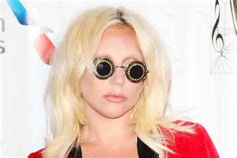Lady Gaga Has Run In Awkward Wardrobe Malfunction Outer Pizza J