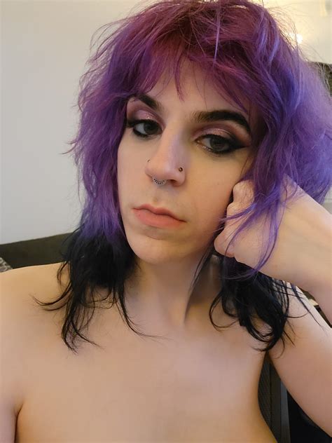 amy 🌟🏳️‍⚧️🔞 top 1 on twitter kinda fucked up nobody is licking my boobies rn