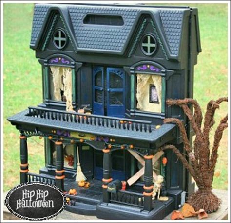 Hope the drama keeps a creepy vibe fit for a haunted house story and that's not just a bait. Easy Outdoor Halloween Decorations - Podcast 8