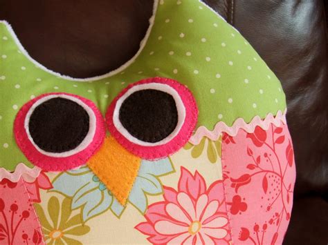 Give yo pillah sum 'ed? Just Another Hang Up: "Give a Hoot" Pillow