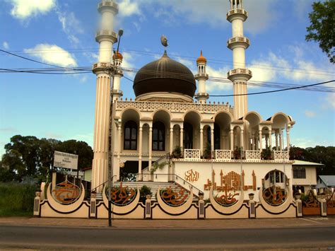 Prayer In The Surinam Javanese Diasporic Experience Caribbean Muslims