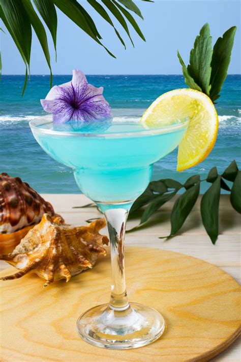 Blue Hawaiian Cocktail On The Tropical Beach In 2020 Hawaiian