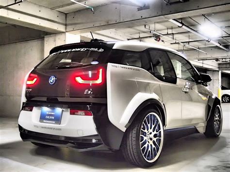 Bmw introduced a new instrument cluster a few years back, part of its new design for the cabins of contemporary models. EVE.RYN Garage BMW i3 EVO - 95 Octane