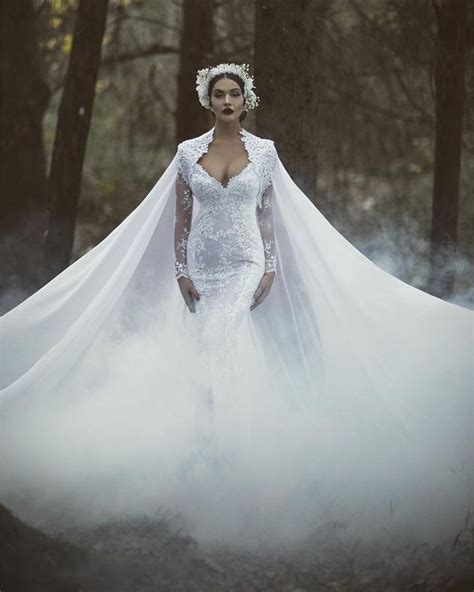 Trouwjurk Gorgeous White Lace Mermaid Wedding Dress With Cape Floor