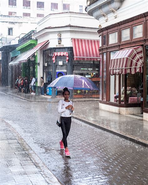 Pouring rain - Cuba, The Americas - Momentary Awe | Travel photography blog