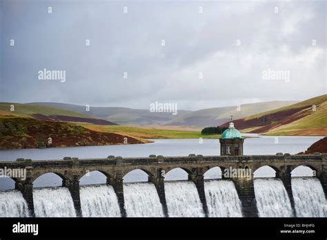 Craig Goch Dam Overflow Elan Valley Powys Wales Stock Photo Alamy