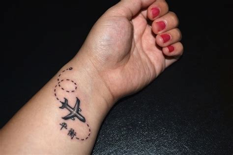 29 Attractive Aeroplane Wrist Tattoos