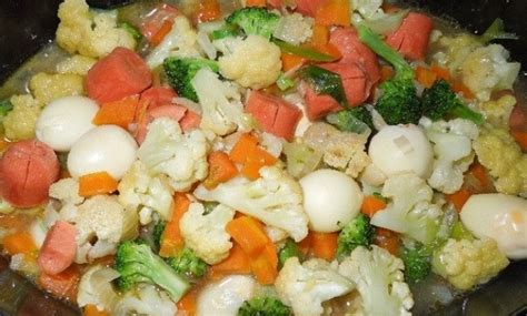 Cobalah menikmati beberapa porsi brokoli dan kembang kol per minggu, bersama dengan sayuran padat nutrisi lainnya seperti tomat, bayam. Kreasi Resep Kembang Kol yang Lezat dan Bergizi - Resep Kita