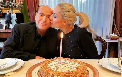 Chi è Marta Fascina Compagna Di Silvio Berlusconi Il “matrimonio Simbolico” Oggi Tramite