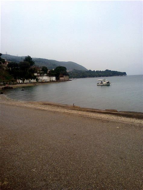 21) αποτελούν την τοπική κοινότητα λαμπιρίου της δημοτικής ενότητας παραβάλας του δήμου αγρινίου. Λαμπιρι Αχαΐας