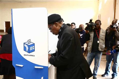 Iec Lauds Youth Turnout On Voter Registration Weekend The Citizen