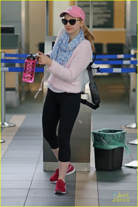 Dove Cameron S Cute Cozy Airport Style Is The Best Thing Photo