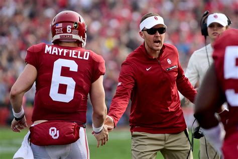 Lincoln Riley Announces Baker Mayfield Is Getting A Statue The Spun