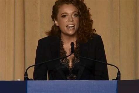 comedian michelle wolf roasts trump administration during annual press dinner world news