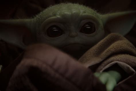 The Mandalorian Baby Yoda Scene Explained What The Episode 1