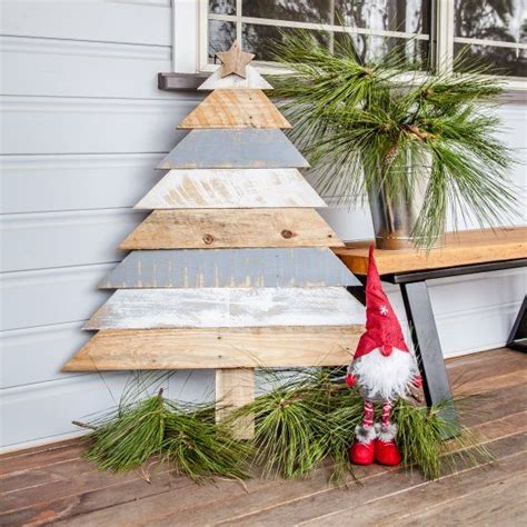 Rustic Pallet Christmas Tree Craft Gawker Bloglovin