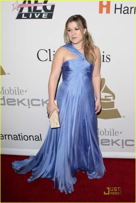 Full Sized Photo Of Kelly Clarkson Clive Davis Salute 18 Photo