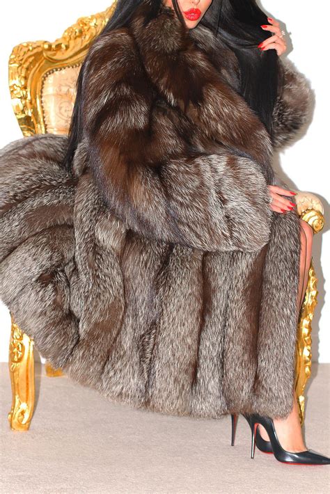 Fantastic Luxurious Real Silver Fox Fur Coat Saga Fox Fur Jacket