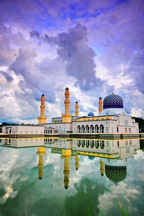 Kota kinabalu is the state capital of sabah, malaysia. Masjid Bandaraya Kota Kinabalu | Mosque, Beautiful mosques ...
