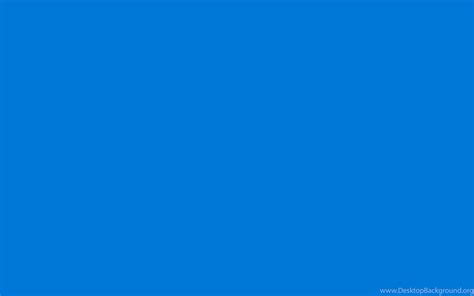 A Plain Blue From Windows 10 Lockscreen Desktop Background
