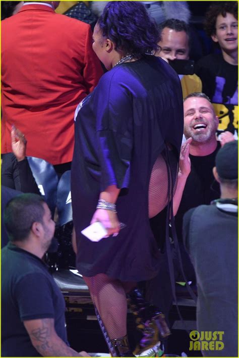 Lizzo Bares Her Thong While Twerking At The Lakers Game Photo Lizzo Pictures Just