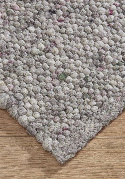 Die wolle ist von erster güte, höchst charaktervoll und prädestiniert für strapazierbare, langlebige teppiche. Teppich Heidschnucke aus reiner Schurwolle - hessnatur ...