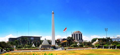 Monumen Tugu Pahlawan Dan Sepuluh Nopember Surabaya Riset
