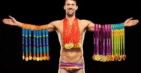 8 201 971 · обсуждают: Michael Phelps a posé avec ses 8 kg de médailles ...