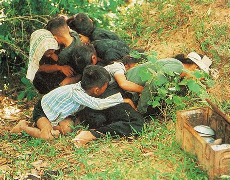 Japan No War Ngo 日本平和市民連盟 アメリカ軍はベトナムのソンミ村ミライの無抵抗の549人の農村市民を大虐殺