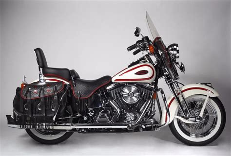 However, 99 percent of the motorcycling population will roll their eyes when they see this one coming. 1997 Harley-Davidson FLSTS Heritage Springer Softail | Ρεν