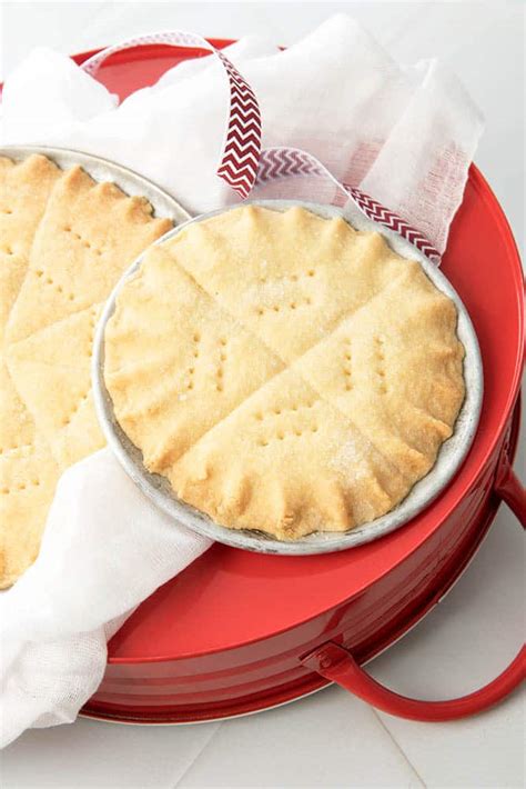 Twelve days of cookies and treats perfect to share with friends and family or for a delicious holiday table of your own. Traditional Christmas Shortbread Cookies - ThermoKitchen