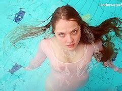 Redhead Simonna Showing Her Body Underwater Pornzog Free Porn Clips