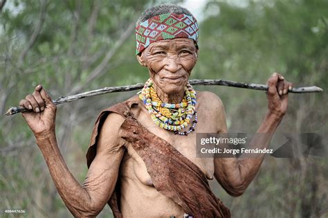 Portrait Of An Old Bushmen Woman From The Kalahari Desert Namibia Photo Dactualité Getty Images