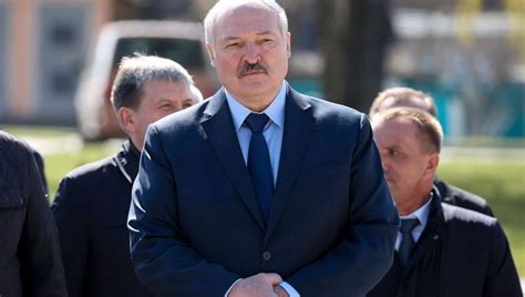 Merkel muss nach minsk reisen und druck auf lukaschenko machen. Luftpiraterie über Belarus: Alexander Lukaschenko ...
