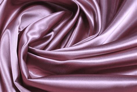 Vải lụa tơ tằm là gì Nguồn gốc đặc điểm và ứng dụng vải tơ tằm
