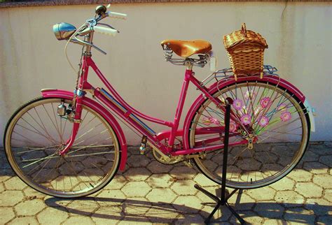 Peças Bicicletas Antigas Pasteleiras Bicicleta antiga de Senhora