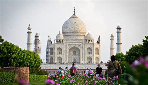 It was commissioned in 1632 by the mughal emperor shah jahan. Best Way To Get To The Taj Mahal From The Us / Taj Mahal All Set To Welcome Us President Donald ...
