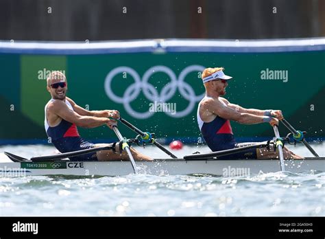 Double Scull High Resolution Stock Photography And Images Alamy