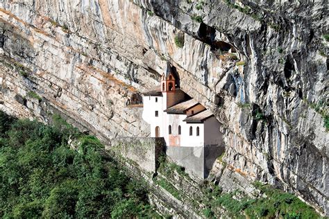 Fotos und urlaubsbilder für rovereto (trentino & südtirol) und andere reiseziele in italien. Rovereto Gardasee - die zweit größte Stadt im Trentino