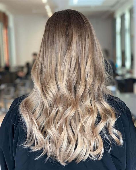 10 Beach Wave Hair And Balayage Ideas With Icy Charm Hairstyles Weekly
