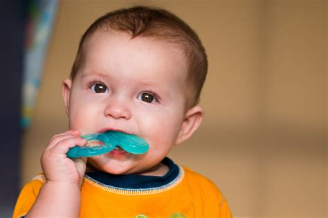 Natural Ways To Soothe A Teething Baby Teeth Poster