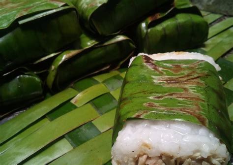 Cita rasa manis asli dari buah pisang, tekstur luarnya yang crispy, memang selalu berhasil menjadi camilan favorit untuk teman santai ataupun perjamuan acara. Download Gambar Lemper Bakar Isi Ayam - Gambar Makanan