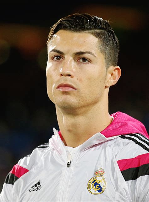 Portugal and juventus striker cristiano ronaldo has shaved his head while he is in isolation after ronaldo held his hand to his chest, sang along to a ballad and shadowboxed while working out on an. Pin by CR7 on Soccer (With images) | Cristiano ronaldo ...