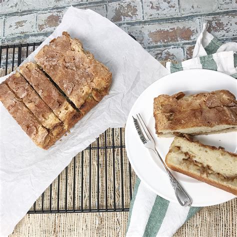 Apple Fritter Loaf Cake Kelly Lynns Sweets And Treats