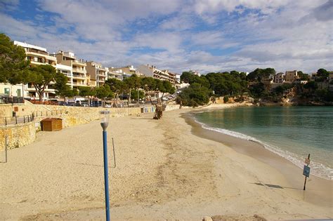 Book hotel cristal porto in arcos de valdevez, portugal today! Strand "Playa de Porto Cristo" in Porto Cristio an der ...
