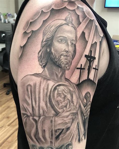 Tatuaje de san judas tadeo en tinta negra. Los Mejores Tatuajes de San Judas Tadeo y su significado