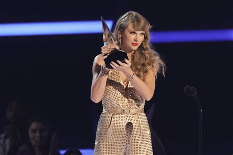 American Music Awards 2022 Winners Performances Taylor Swift Details