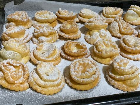 We did not find results for: ROSE DI CARNEVALE - Dolce anche Bimby ROSELLINE anche ripiene